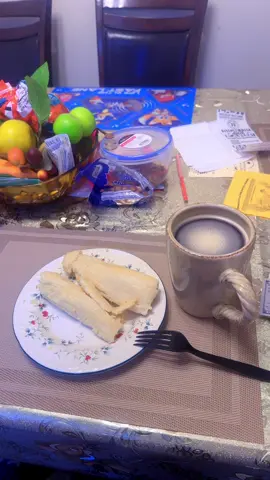 Tomado un cafe con tamalitos de elite
