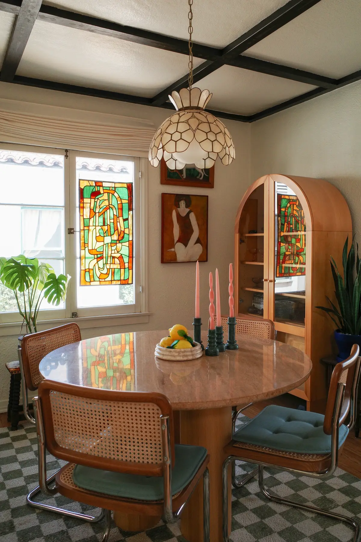 Another look at the vintage stained glass panel we hung in the dining room. 💛🧡🤎💚 #cubehousejungle #vintagefinds #stainedglass #marketplacefinds #vintagelover 