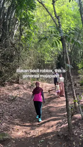 Bukan bocil roblok, ini adalah ibu sang penakluk puncak pegat #pelarikonten #downhill 