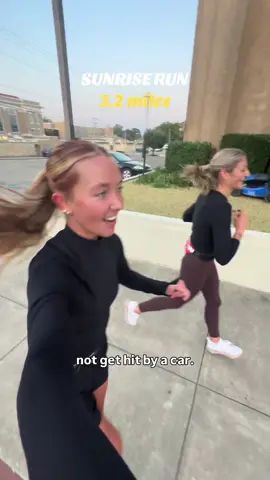 Movement mornings are the BEST mornings. 💛 whatever movement means to you: DO IT.  @anna_kateeeeeee  #Running 