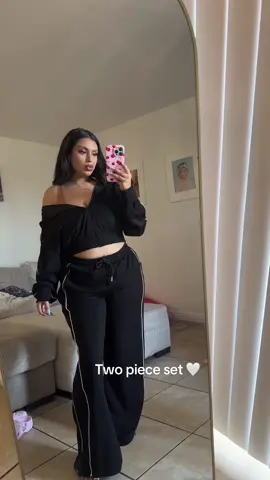 I know it’s hot right now but the winter is coming faster than you think! Why not stock up on a comfortable two piece set!  #twopieceset #twopiecesets #warmfits #sweats #tiktokshopcreatorpicks 