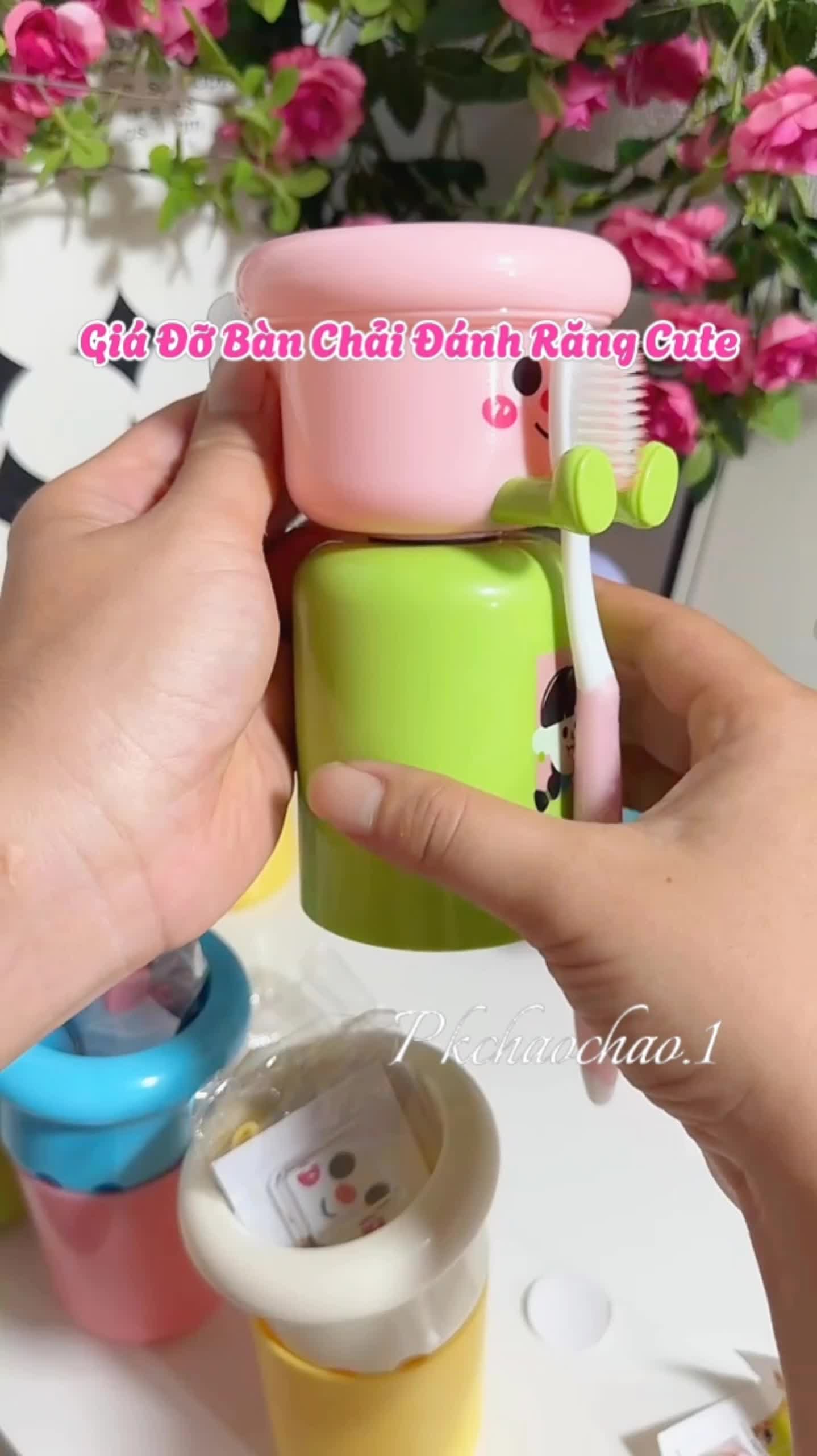 🪥 Giá đỡ bàn chải đánh răng nam châm dán tường kèm cốc từ tính siêu tiện lợi ✨
✔️ Dán tường chắc chắn, không cần khoan đục
✔️ Cốc từ tính úp ngược chống bụi, nhanh khô
✔️ Thiết kế dễ thương, bé tự giác đánh răng hơn

👉 Giúp nhà tắm gọn gàng – sạch sẽ – sang xịn ngay tức thì!

#giadobanchai #cocdanhRang #giadodanhRang #giadodanhRangNamCham #cocdanhRangTuTinh #dogiadung #giadodanhRangCute #giadodanhRangtreEm #giadodanhRangthongminh #giadodanhRangDep #giadodanhRangGiaRe #giadodanhRanghot 