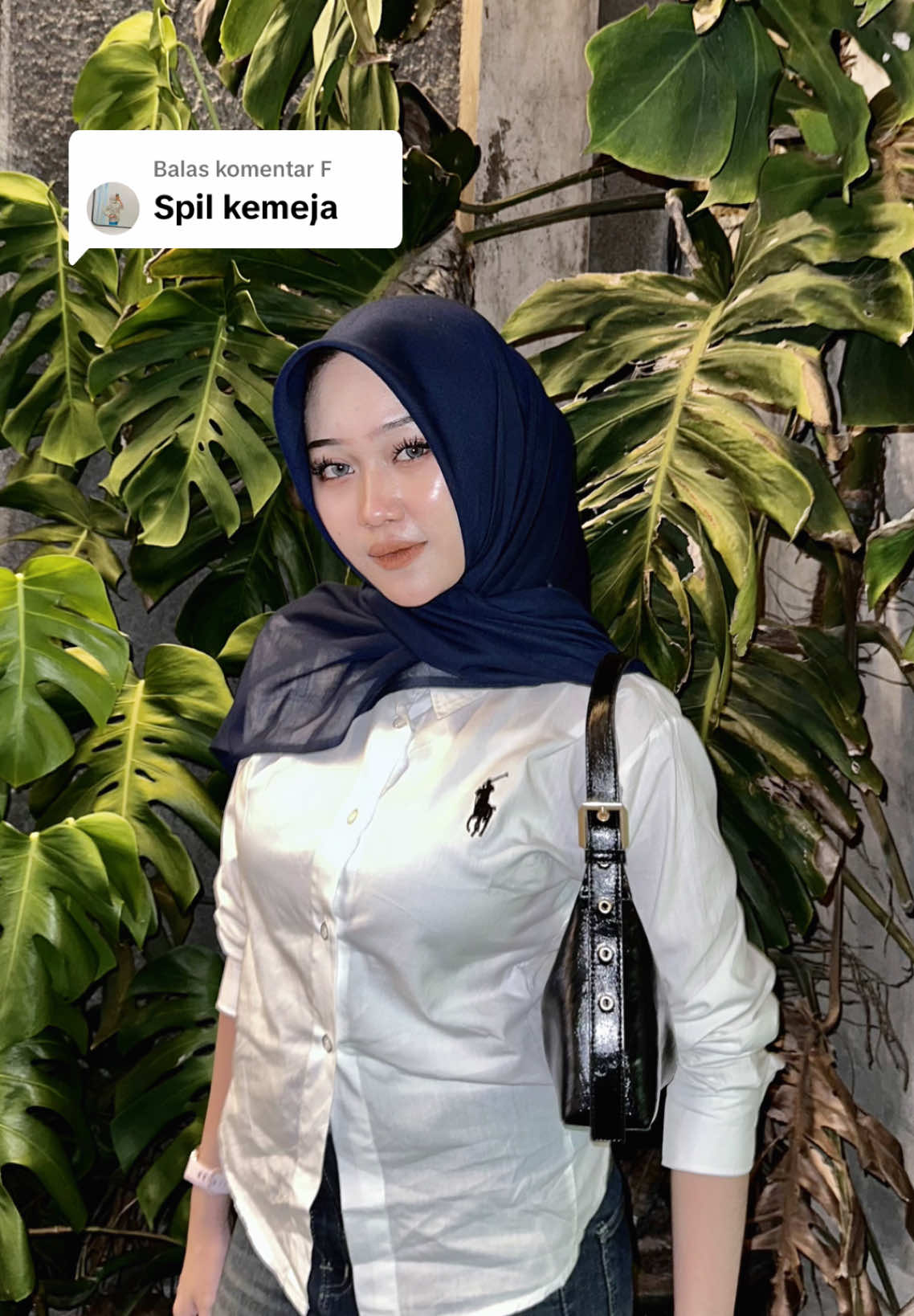 Membalas @F 