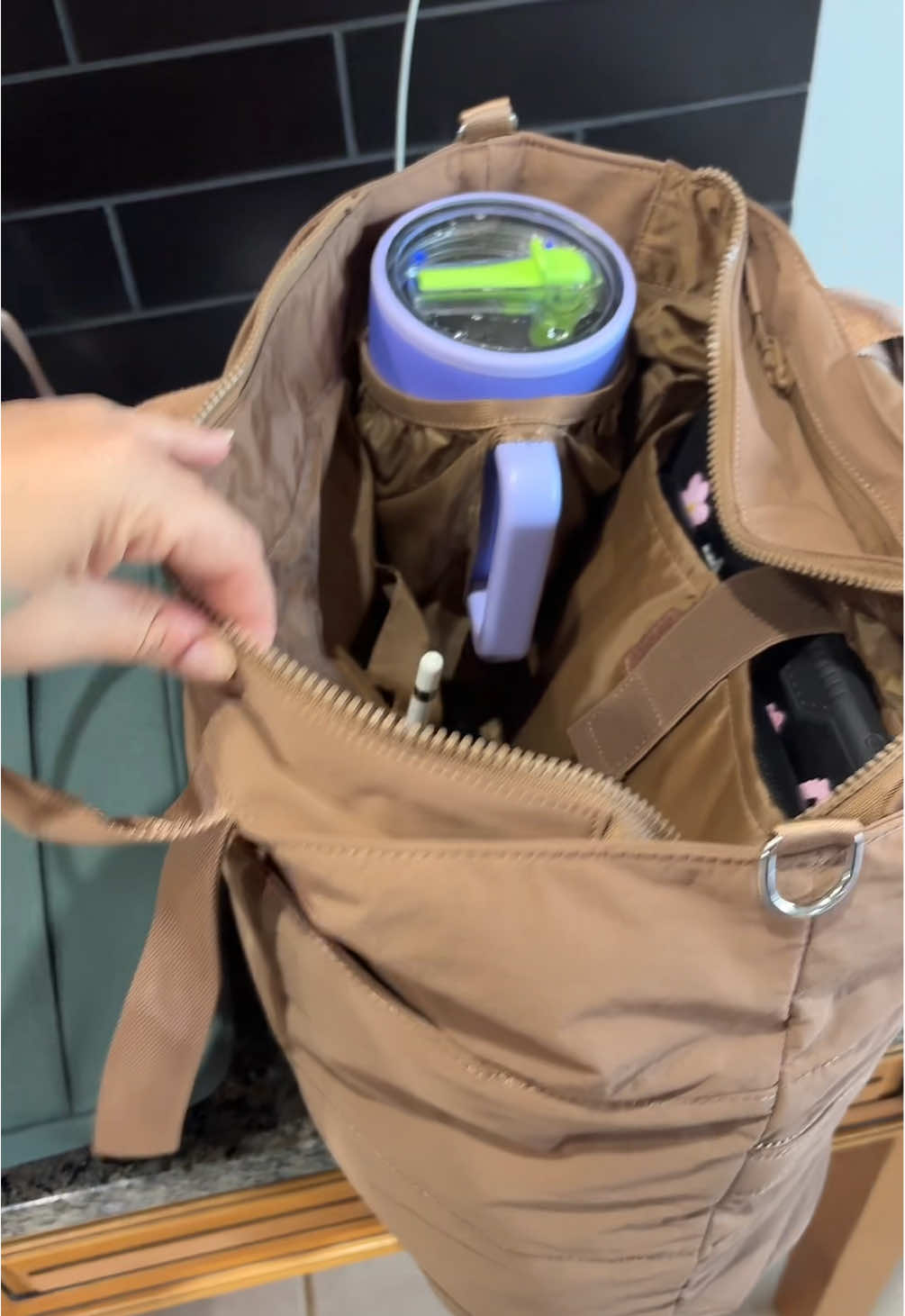 Well, thanks Iris and rainbow for making a tote bag that actually holds your water Tumblr #totebag #irisandrainbow #largebag #travelbag #mombag 