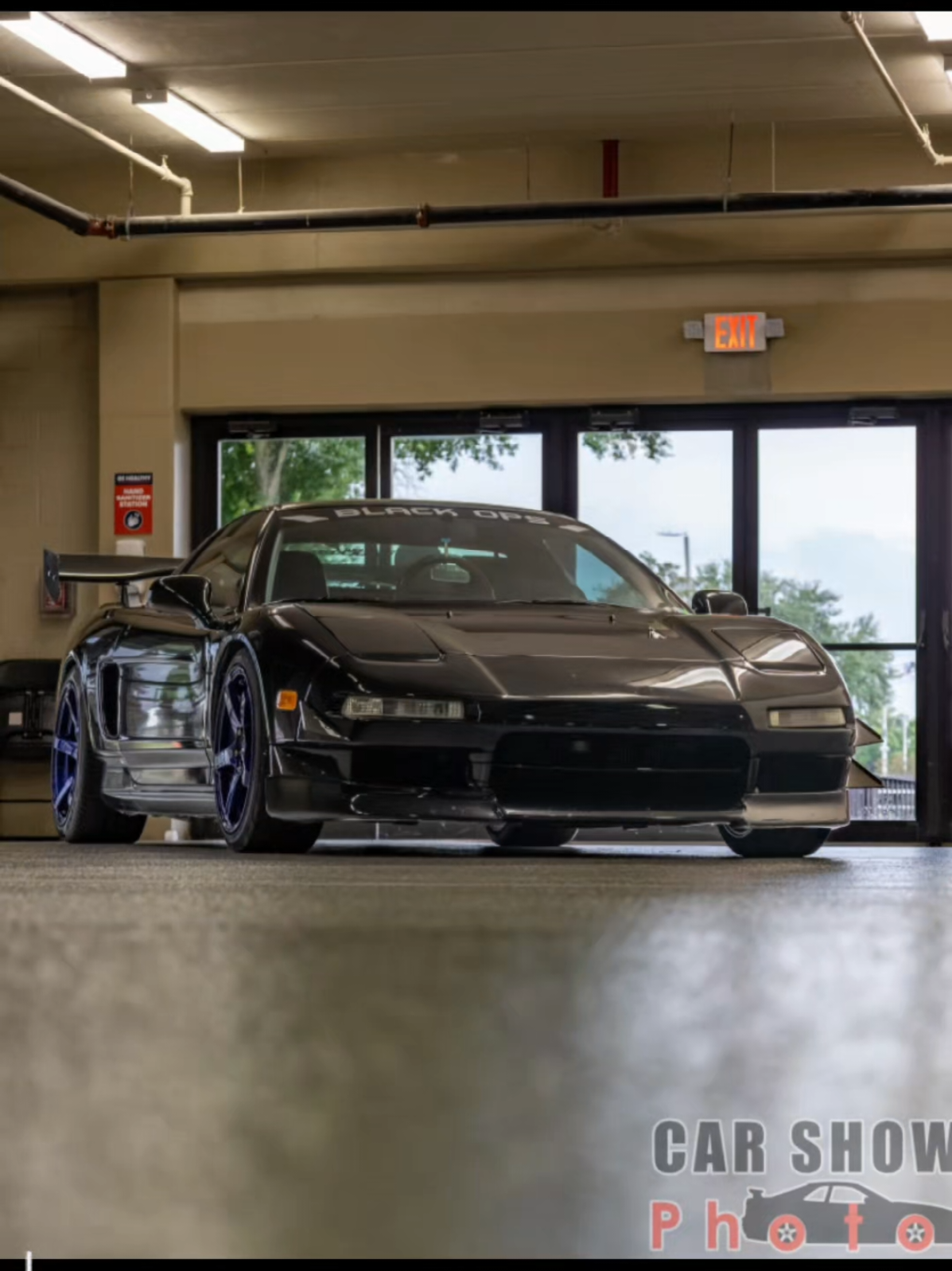 The Black Ops NSX. When she's not on custom tank tracks she's tearing up the Orlando Florida streets.  #nos #blackopssquad #exoticcar #nsx @Car Show Photo LLC @Nfamous @LightShowAuto 