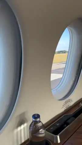 🛩