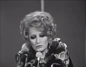 MINA canta “bugiardo e incosciente” dal vivo a Teatro 10, 1972. . #minamazzini #anni70 #musicaitaliana #dalvivo #virale 