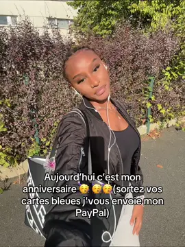 Investissez dans une perche à selfie c'est l'avenir #pourtoi#fyp 