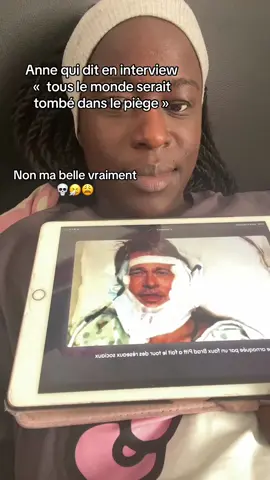 Elle vien de sortir un livre 💀 Je suis éteinte 😂😂😂😂😂😂😂