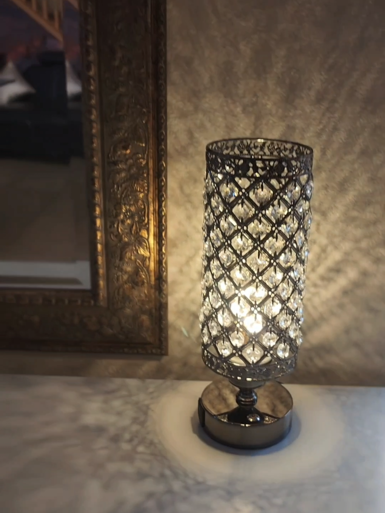 OMG! I feel like this lamp alive, cristals make ding-dong sound if you touch them and if you rotate this lamp, the whole wall becomes a starry night sky #bedsidelamp #bedroomdecor #lamp #bedroomdecor #tiktokshopcreatorpicks 