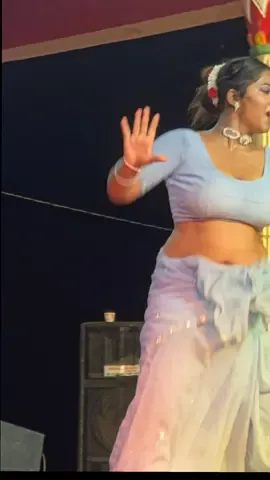 Baithal Rahi Kera Ke Tham Pa Uffff🔥😜❤️‍🔥😎#viral #fyp #dance #bhojpuri #pirti 