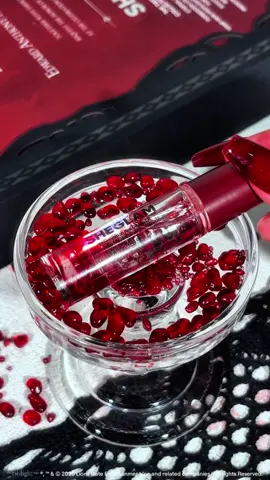 We're getting a vision....of irresistably glossy lips 💫👄 ID: 167947820 #newmakeup #lip  #lipsmakeup  #lipcare #lipoil #LipTrend #SHEGLAM #SHEGLAMcollection #SHEGLAMxTHETWILIGHTSAGA