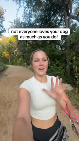 people have very real fears of dogs! please be respectful 🩷 (but also if your dog runs up to me i will be very happy to give them treats 😂)  #dogtrainer #dogparents #dogtok #DogTraining 