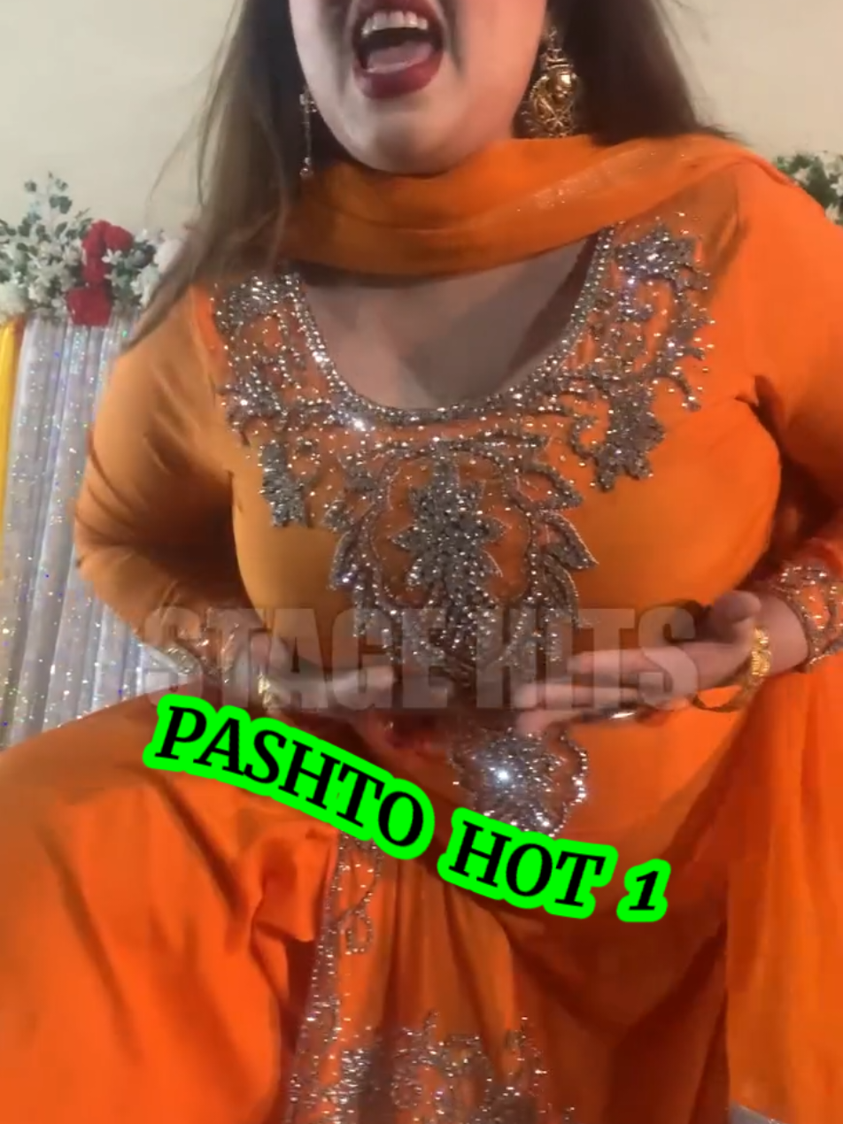PASHTO DANC#pleasetiktokteamviralvideo💯 #pashtodance #viraltiktok #🙏🙏🙏🙏 #growmyaccount @Laila nawab 