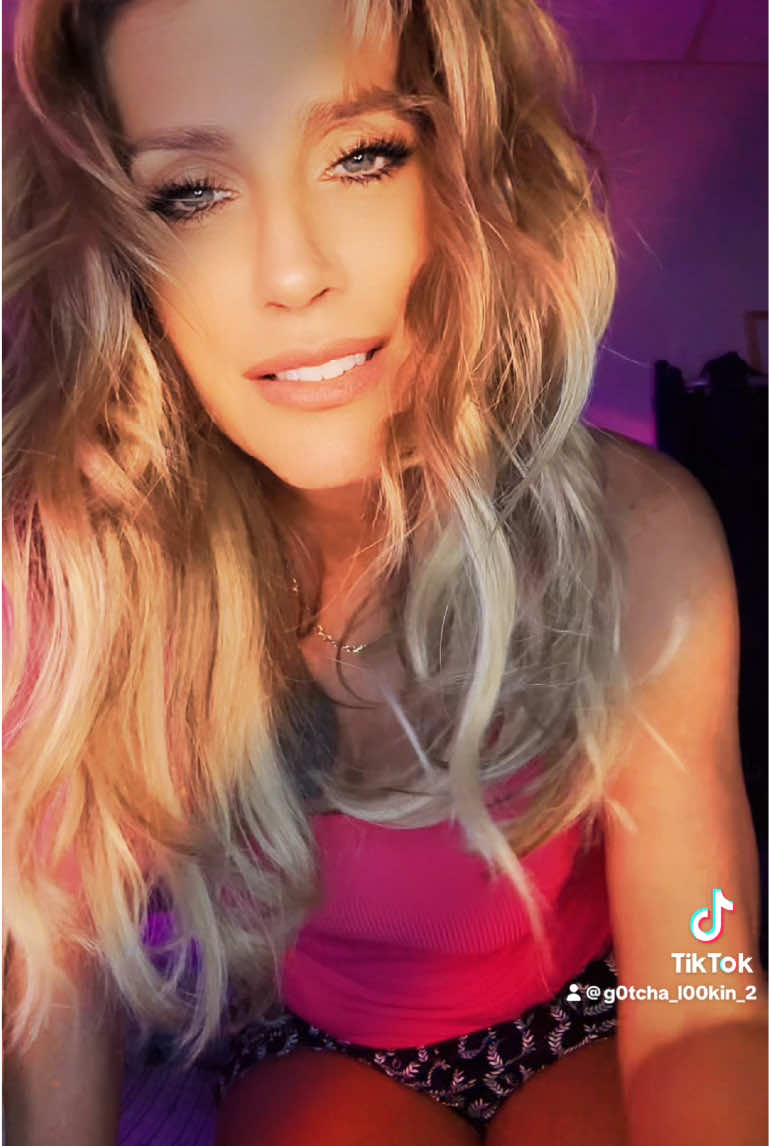 I felt every word of this song unfortunately… #fypシ #selflove #wlw #survivor #foryoupage 