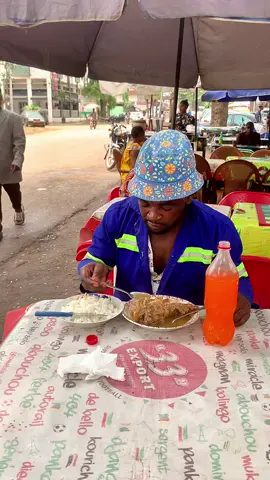 He asks me to put the sauce😄 #dele237  #funnycomedy #funnyvideos😂 #foodies  #viralvideos 
