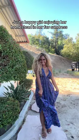 Just a happy woman enjoying her homestead in her fav sundress ☀️ lately been feeling like my visualizations and manifestations are becoming my reality. 💕✨☀️