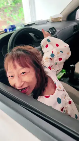#热门 I said I would go out to buy something. My cousin got on the car faster than me and asked her to drive. You are so cute.#原创视频 #热门 #魔法泥巴 @抖音小助手 @女王xiaoxiao @xiaoxiao魔法泥巴 