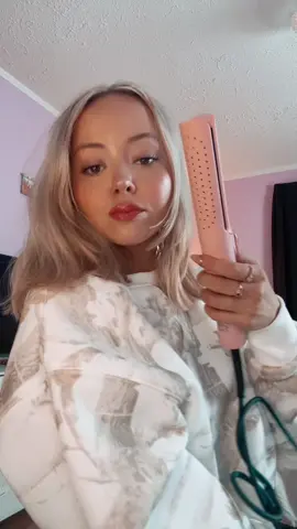 My favorite curling tool 👏🏼👏🏼👏🏼 #hairtok #wavytalk 