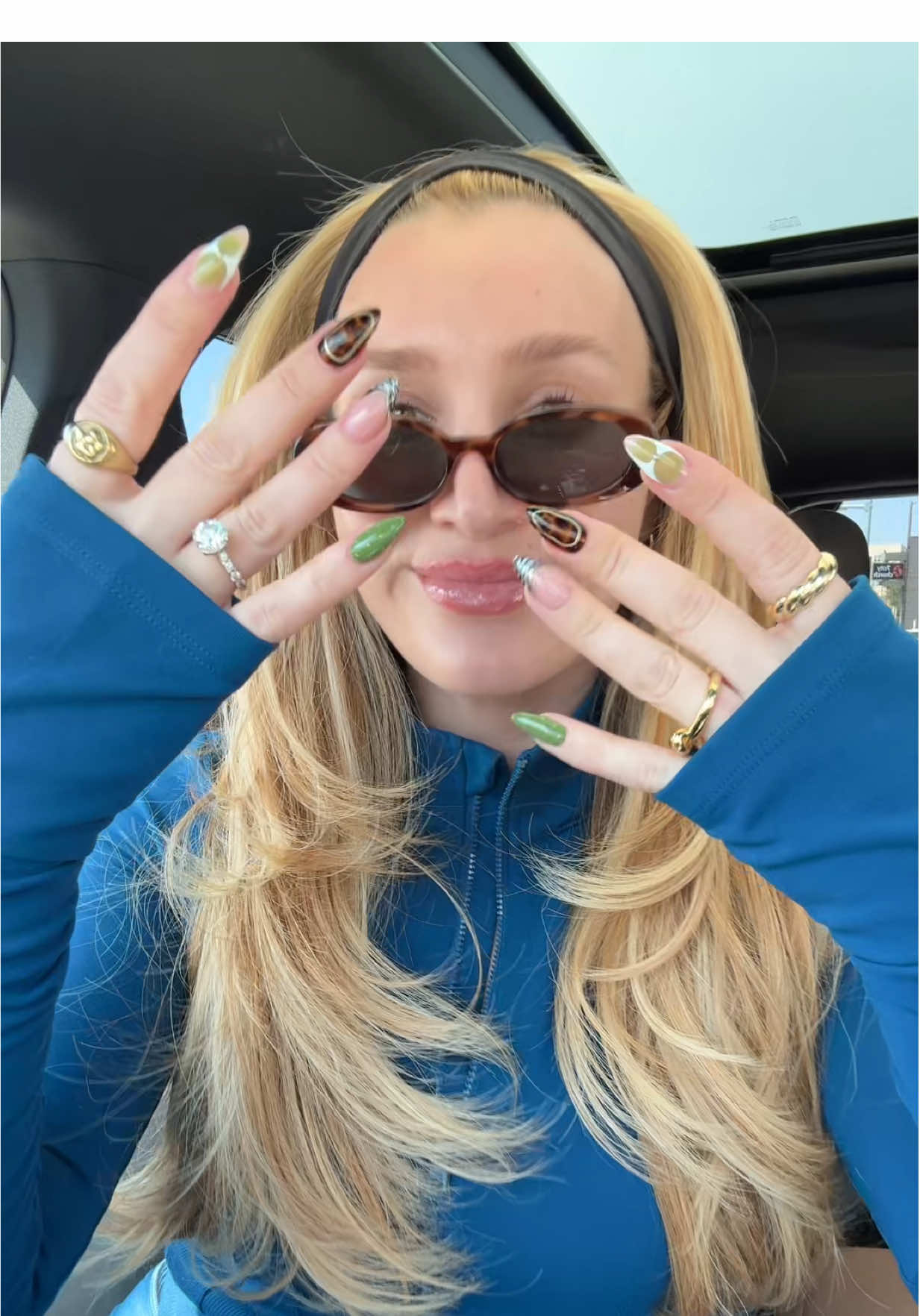 DEFINITELY a THEME HERE 👀🙌🏻 #fall2025nails #nailinspo #fashionweeknails #nailtransition 