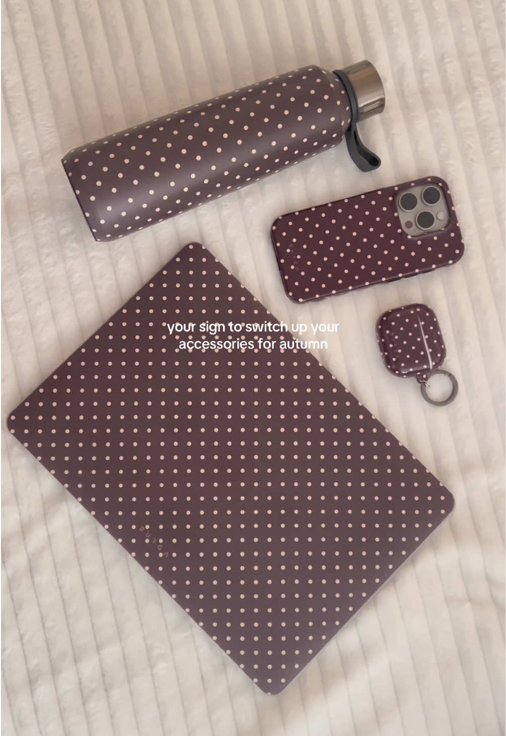 love matching polka dots for autumn 🤎 accessories from @BURGA linkinbio for a discount #autumnaesthetic #polkadots #phonecaseinspo #fallcolors #burga 
