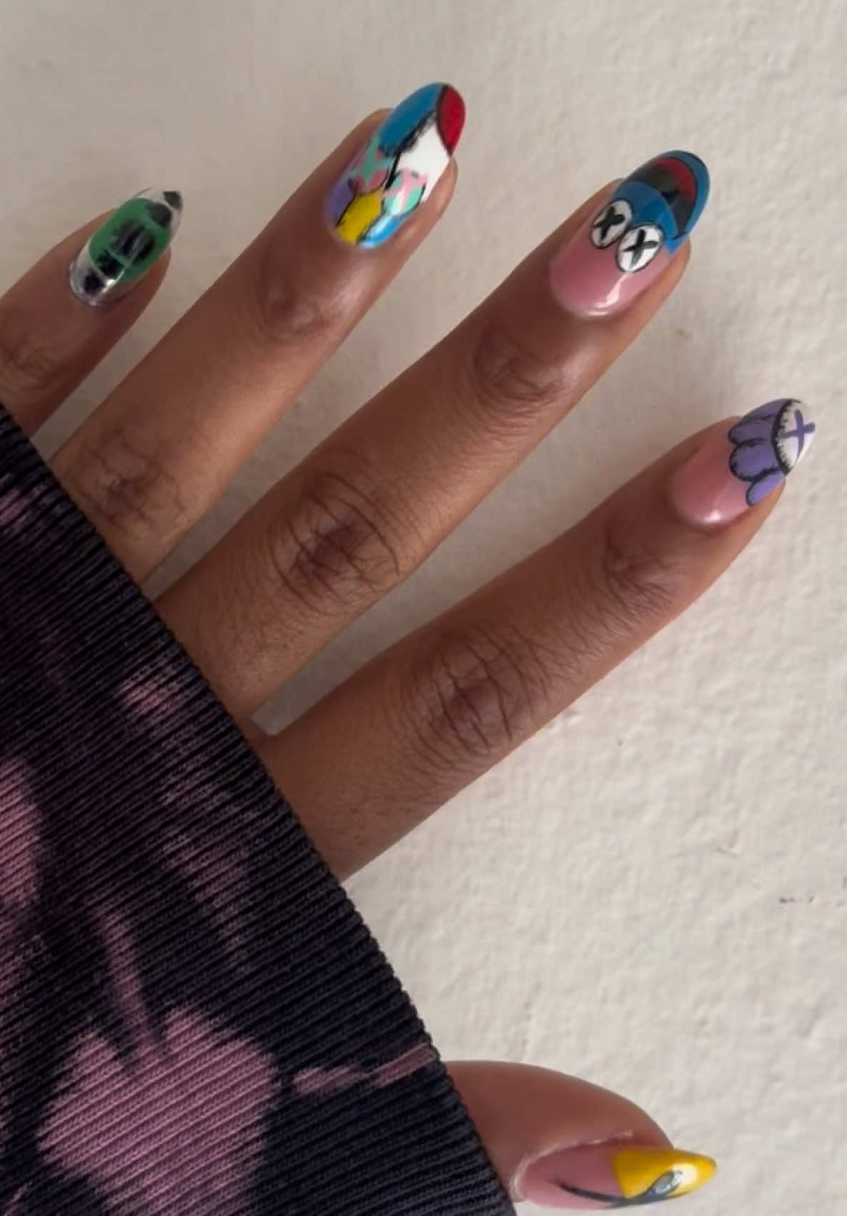 KAWS Nails Set by @clawmafia on Instagram 🎨💅🏽 #nailart #nailset #nailsalon #nailartvideos #kaws 