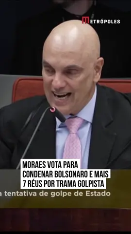O ministro Alexandre de #Moraes votou pela condenação do ex-presidente Jair #Bolsonaro (PL) no julgamento da trama golpista. Moraes julgou que mais sete réus do núcleo 1 também devem ser condenados nos termos da acusação da Procuradoria-geral da República (PGR). Além de Bolsonaro, Moraes votou pela condenação de: Alexandre Ramagem; Almir Garnier; Anderson Torres; Augusto Heleno; Mauro Cid; Paulo Sérgio Nogueira; e Walter Braga Netto. #TikTokNotícias 
