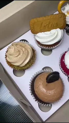 Do it 😤🫵🏾 !!  #baking #cupcakes #filling #chocolate #biscoff 