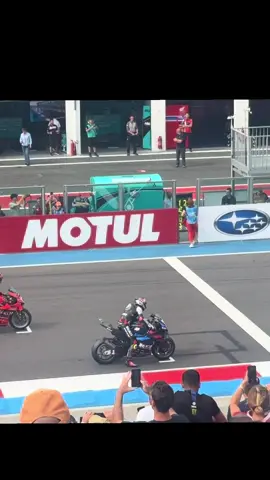 Ce décollage 🚀 #wsbk #magnycours #m1000rr #elturco 