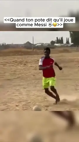 Football drôle moment 😂😂😂 #futebol #fyp #viral #sportsontiktok #funnyfootball 
