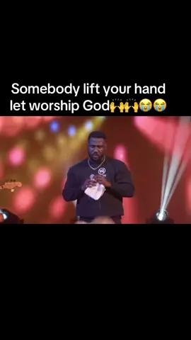 Somebody lift your hand let worship God🙌🙌😭😭#worship #worshipmusic #gospelmusic #viral #tiktok #church #preaching #tiktokworship #ghanaworship #nigeriatiktok🇳🇬🇳🇬🇳🇬 #worship 