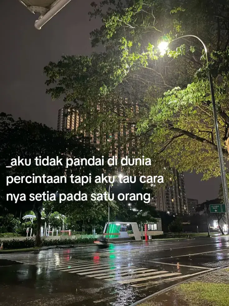Berikut resep cakwe sederhana yang enak: Bahan: - 250 gram tepung terigu - 1/2 sendok teh garam - 1/4 sendok teh baking powder - 1/4 sendok teh ragi instan - 150 ml air hangat - Minyak untuk menggoreng Cara membuat: 1. Campur tepung terigu, garam, baking powder, dan ragi instan dalam wadah. 2. Tambahkan air hangat, uleni adonan hingga elastis. 3. Diamkan adonan selama 1 jam, hingga mengembang. 4. Panaskan minyak dalam wajan, goreng adonan dengan api sedang. 5. Potong adonan menjadi bentuk panjang, goreng hingga berwarna keemasan. 6. Angkat, tiriskan, dan sajikan cakwe hangat. Tips: - Pastikan adonan cukup elastis agar cakwe tidak keras. - Goreng cakwe dengan api sedang agar tidak terlalu berminyak. - Sajikan cakwe dengan kuah bakso, mie ayam, atau sebagai cemilan. Selamat mencoba! #fyp #4u #foryoupage 