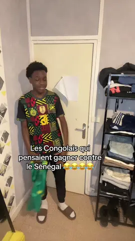 Bon allez mangez du Chikwangue 😂😂😂😂#sofivne76 #pourtoi #foryou #fyp #senegal 