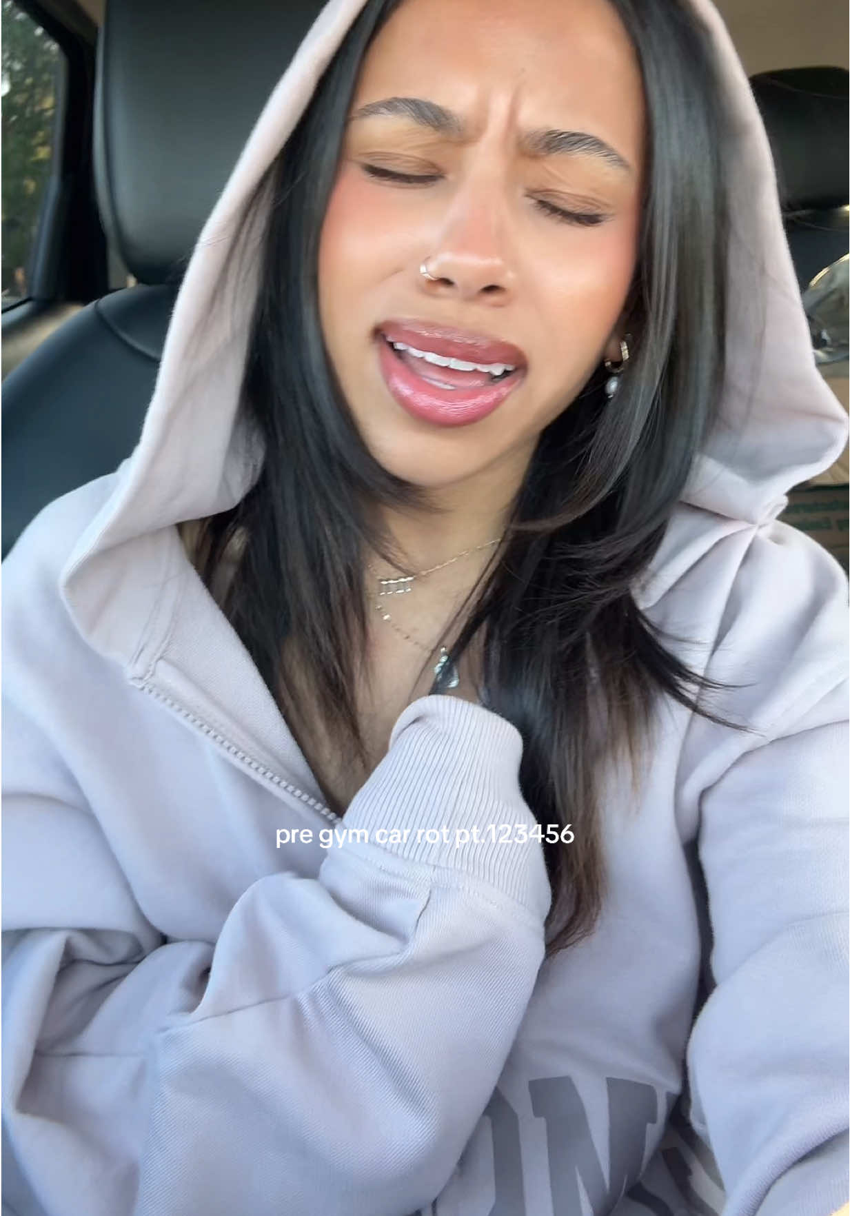 Im saying I like you 😛😛 (ps can u tell I’ve been working on my transitions ✨) 
