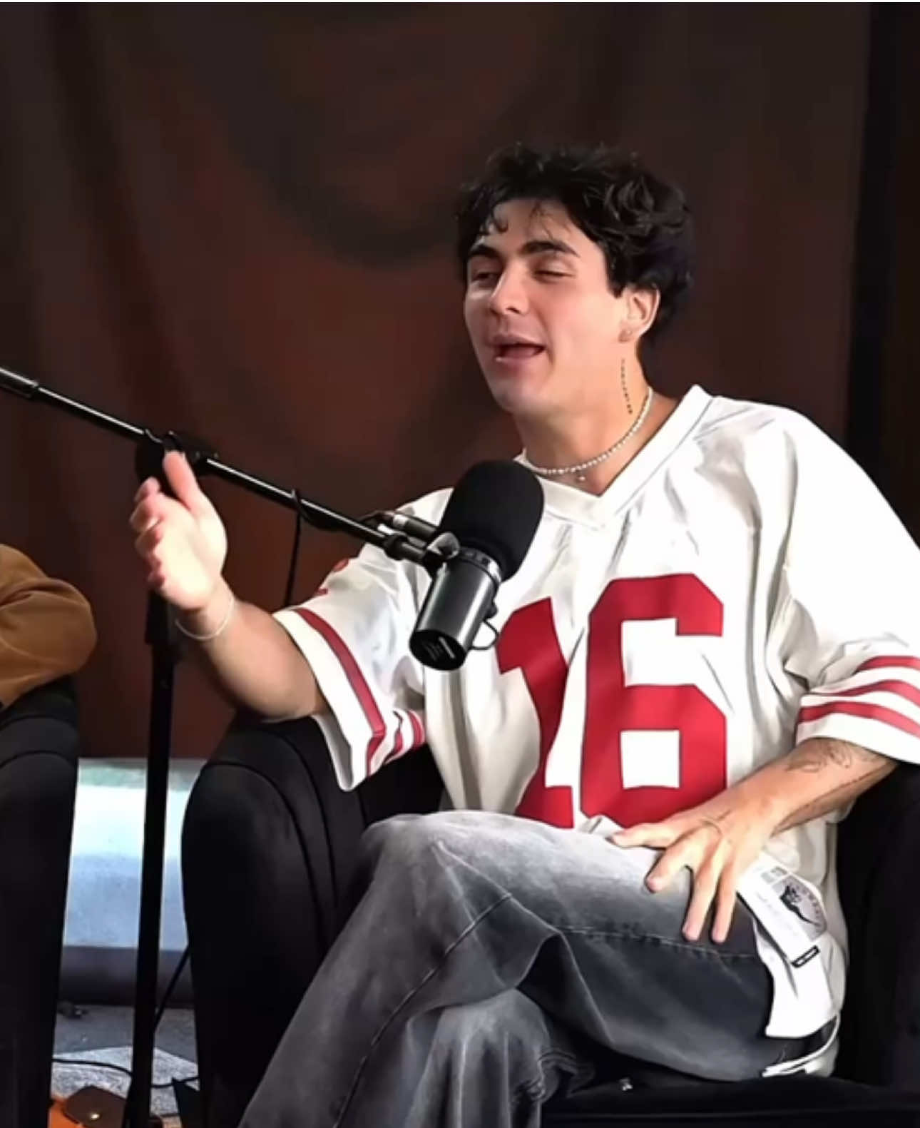 Cuando me gustaba una niña en la primaria y su primo abusó de mí #zerme #5comentarios #alejandrosago #luischaparro #malleza 