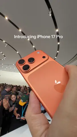 What do you think of the new iPhone 17 Pro lineup? This is my absolute favourite colour! 🍊 #iphone17 #iphone17pro #appleevent 
