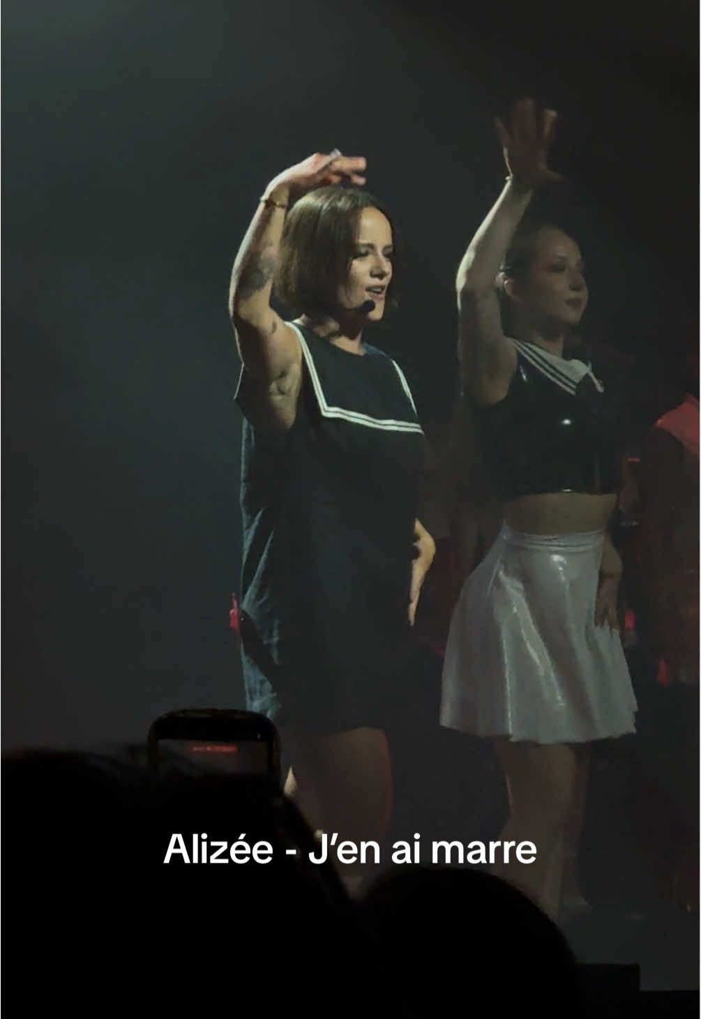 depuis le temps que j’attendais de vivre cette chanson en live 😭| #alizee #jenaimarre #lolita #moilolita #olympia 
