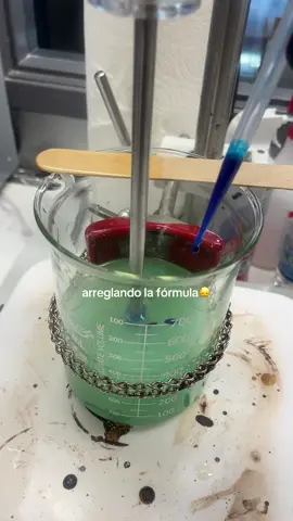 Arreglando la fórmula! #juliintheus #quimicacosmetica #cosmeticchemist 