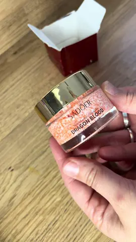 Well I’m pleasantly surprised on the dragon blood skincare , wow ! #skincare #dragonblood #facial 