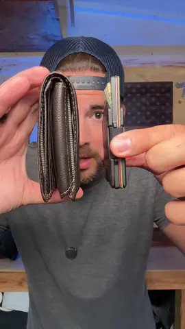 Low profile wallets > bulky wallets 