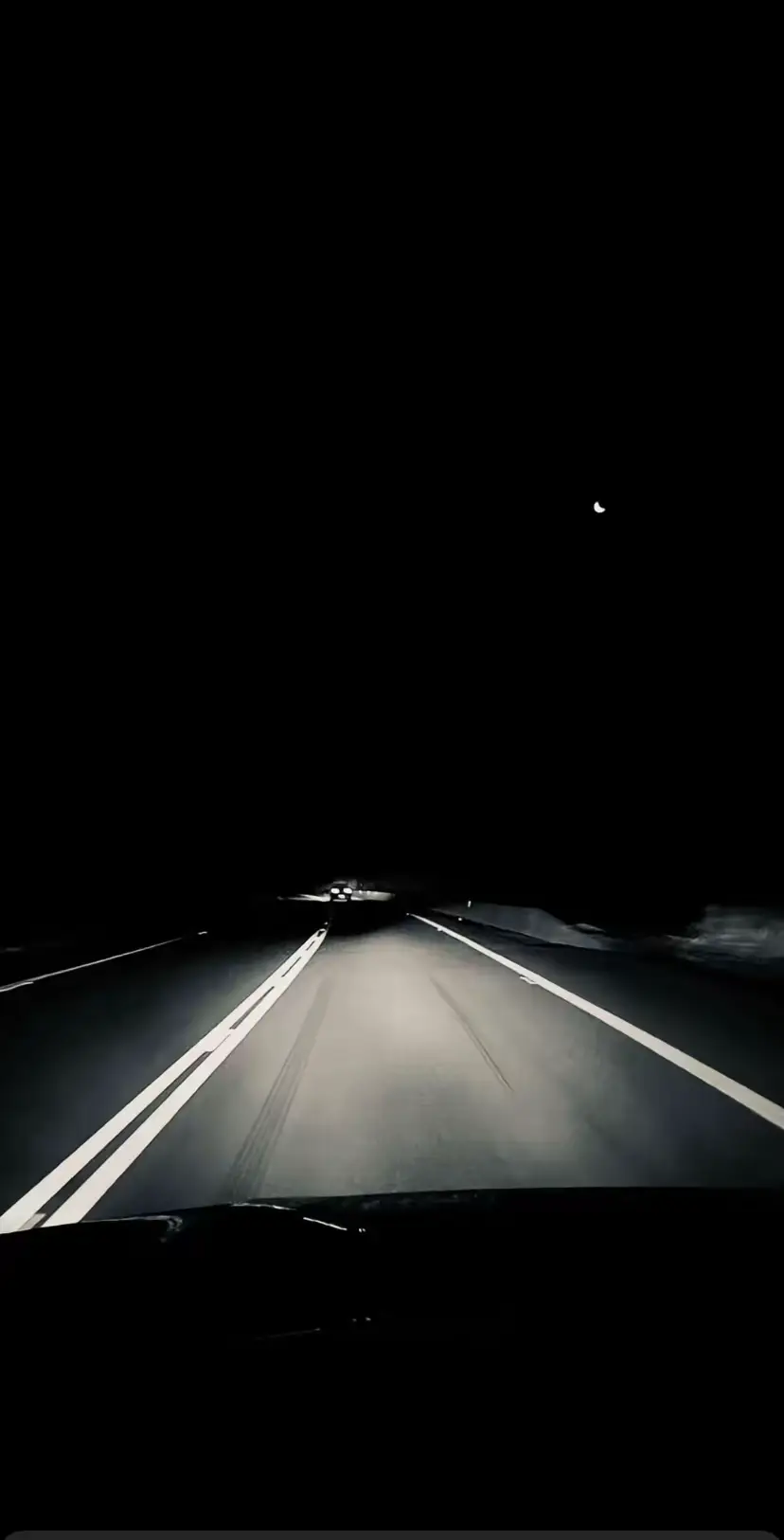 ضحيت بالدنيا علشان دنياك خليت كل الي يبيني و جيتك كنت بعيوني وين ما اطالع ألقاك حتى ولو غمضت عيني لقيتك من كثر ما احبك و أقدرك و اهواك ما اذكر اني في حياتي عصيتك ولا فاد كل الي اسويه وياك أتعبت قلبي ليتك تحس لييتك و الحين روح ارجوك ساعدني انساك ولا تجي حتى لو اني بغيتك و ان مر في بالي بقايا لذكراك بحاول أنساها مثل ما نسيتك. #شعب_الصيني_ماله_حل😂😂 #اكسبلور #مالي_خلق_احط_هاشتاقات #tiktok #عبدالمجيدعبدالله 