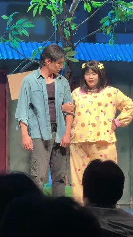 Sợ anh đi là 1  Sợ bị đánh là nhiều …😂😂😂  Cám ơn bé M nhiều nha #tatdieuhang  #sankhaumoi #stenvennguyen #xomtrolamtro #truyenthongkhang 