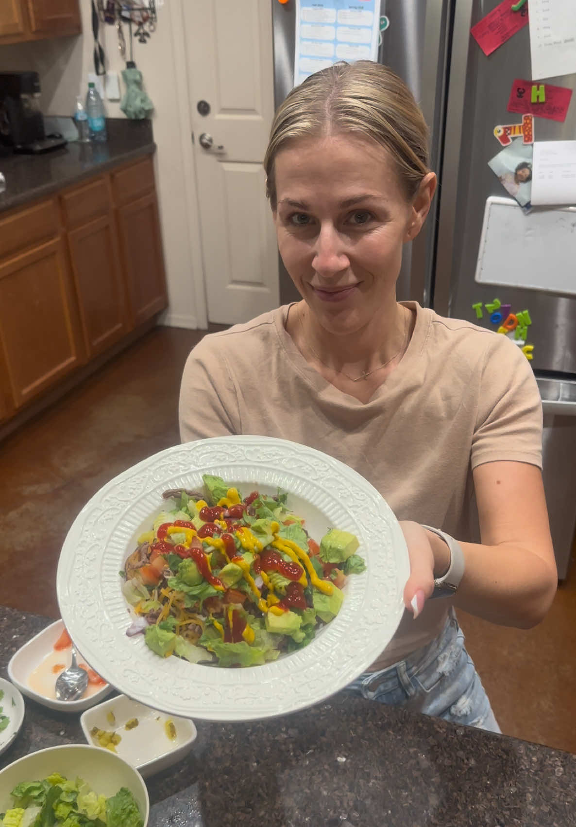 These burger bowls are on rotation in our house! You can add/remove whatever you want to your bowl! Make sure you get the potatoes nice & crispy!   Ingredients: (dice everything)  Russet potatoes Ground beef  Tomatoes Red onion Lettuce Pickles (diced) Cilantro Shredded cheese  Avocado Let me know if you try it! 