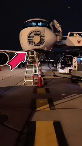 Qu’est-ce qui se cache dans le nez d’un avion de ligne ? #avion #aviation #aviondeligne#pourtoii 