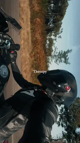 Me, my mind, my heart #pourtoi #therapy #sad #moto #motarde 