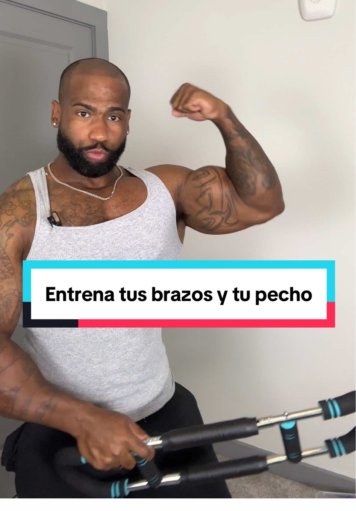 Con esto puedes entrenar tu pecho y tus brazos en casa #homeworkout #ejerciciosencasa #pectorales #tiktokshopcreatorpicks #tiktokshop 