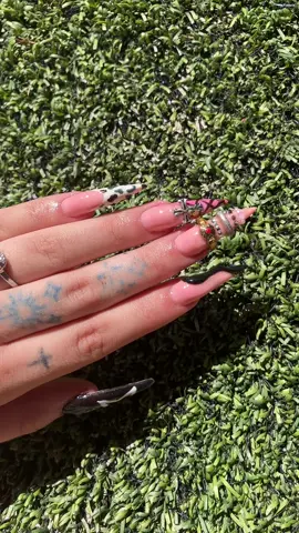THE NAILS !! #fyp #wlw #nails #nailinspo #nailtech 