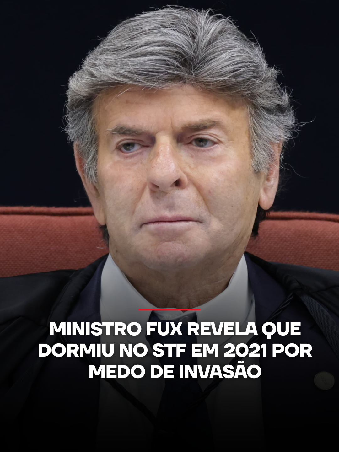 O ministro do STF Luiz Fux declarou durante o julgamento da suposta trama golpista que passou a noite na sede da Corte na véspera do 7 de Setembro de 2021. A decisão foi tomada por receio de que manifestantes pudessem invadir o tribunal. A revelação surgiu após um questionamento do ministro Flávio Dino. Fux justificou a atitude pela presença de cerca de 850 mil pessoas na Praça dos Três Poderes na ocasião. Dino usou o episódio para rebater a alegação da defesa de que não houve violência nos atos de 8 de Janeiro. O ministro reforçou que os manifestantes confrontaram a polícia e que, segundo ele, 