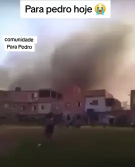 Incêndio hj na favela do Pará Pedro...muito triste...muitos moradores perderam tudo...ainda há boatos de muita gente desaparecida...que Deus proteja essa comunidade...😭