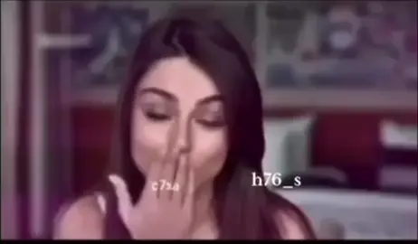 اتأملُ جمال عيُونكُ واضيع بضحكتَكُ #